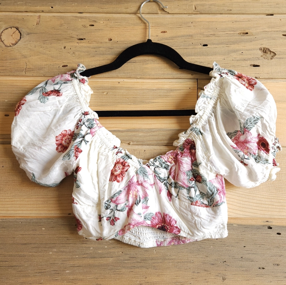 Olivaceous Floral Crop Top - size s